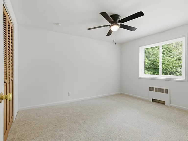The Highland Arms Apartments — Photo 13