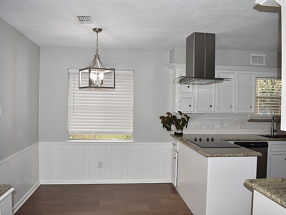 Breakfast nook off Living rm