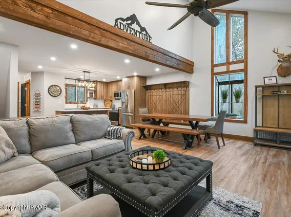 20 Ski Side Dr, Tannersville, PA 18372