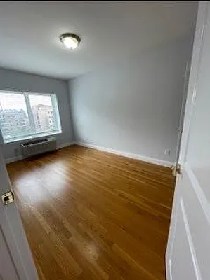 Rented by Daniel Gale Sotheby's International Realty | media 8