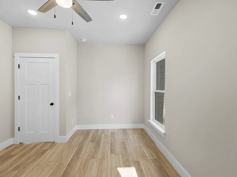 1221 Parkstone Dr NW — Photo 21