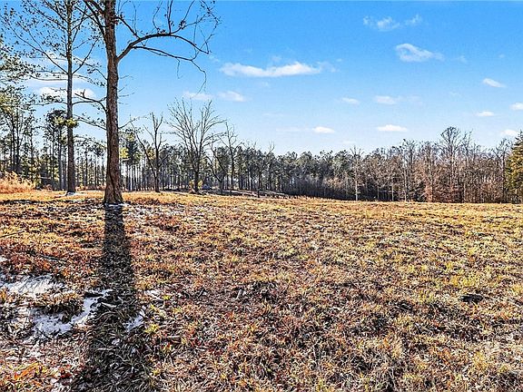 5th image of 2285 Cherokee Road