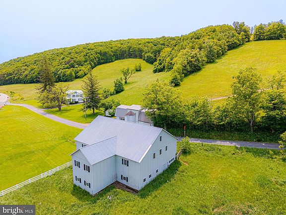 2nd image of 930 Osman Rd