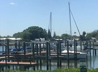 668 Yardarm Dr, Apollo Beach, FL 33572