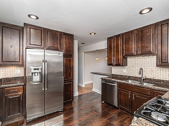 2nd image of 3822 Ruby St APT 3E