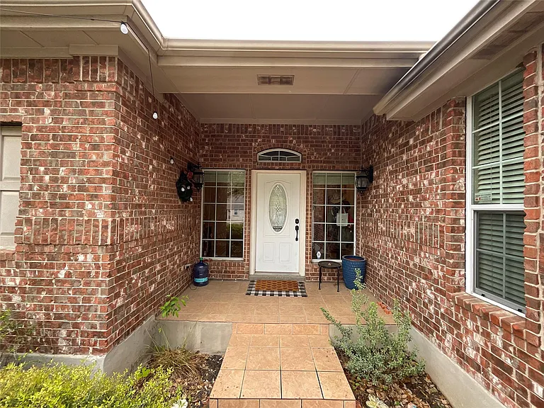 16901 Ennis Trl — Photo 4