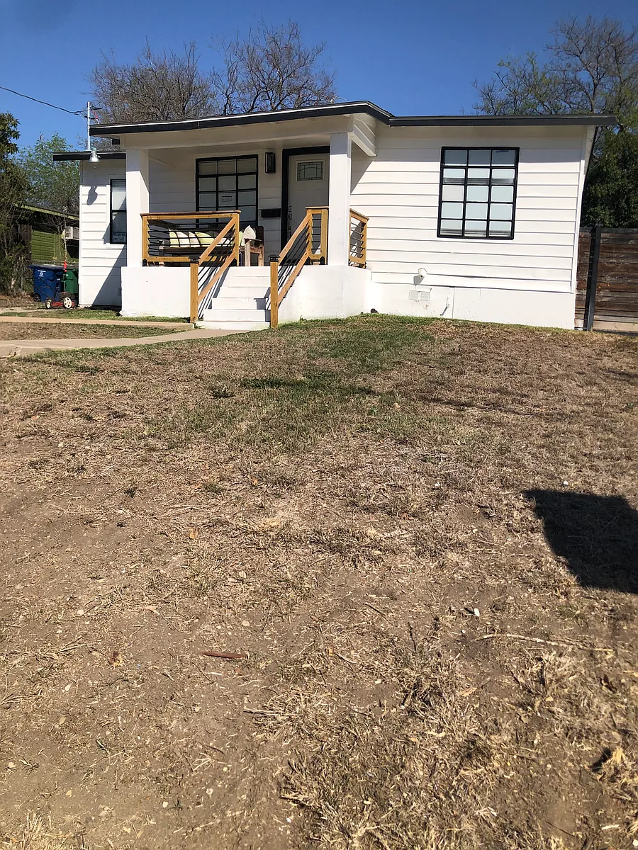 Building Photo - 218 Loma Park Dr