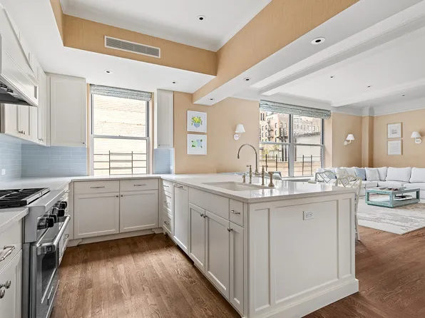 130 East 75th Street image 9 of 18