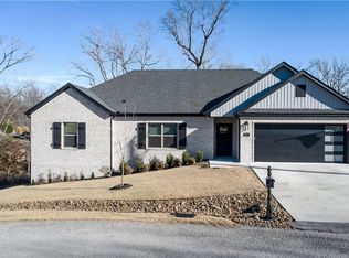 2 Anchinleck Cir, Bella Vista, AR 72715