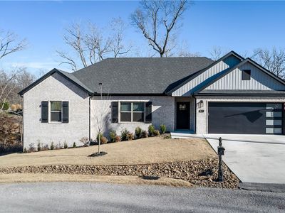2 Anchinleck Cir, Bella Vista, AR, 72715
