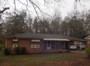 10 Uneeda Dr, Greenville, SC 29605