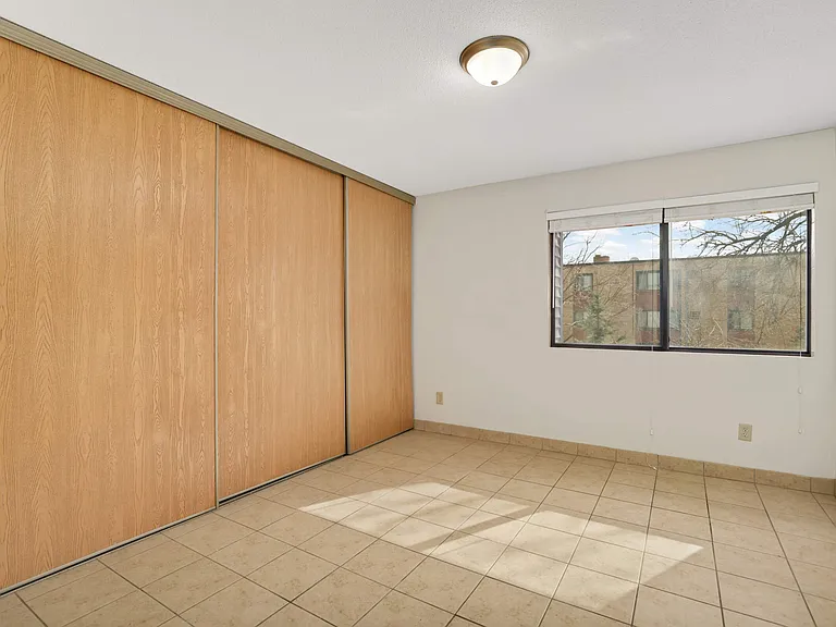 Bedroom without digital staging.