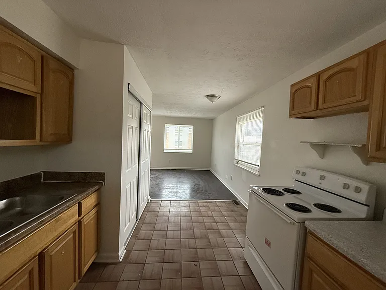 125 Kelly Ave #3 — Photo 9