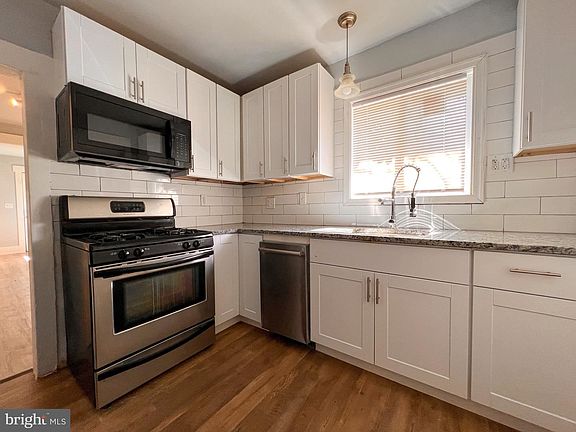 4th image of 1021 Wall St