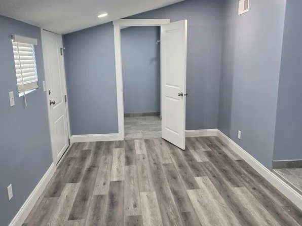 5702 S 77th St, Omaha, NE