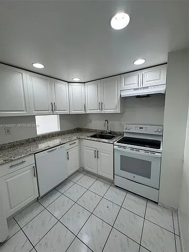 16710 NE 9th Ave Photo 1