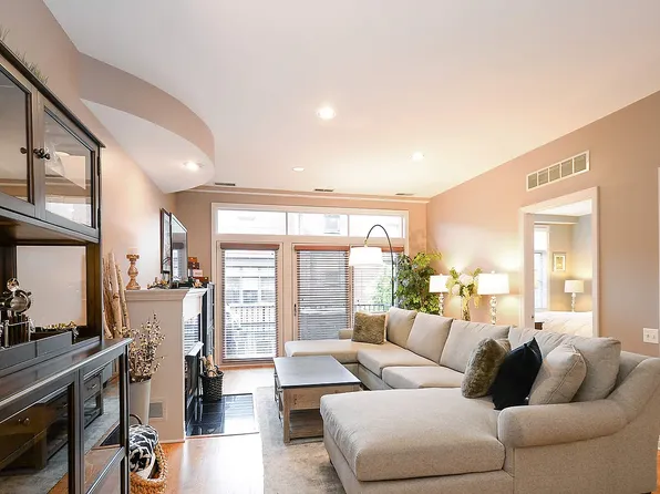 330 N Clinton St, Chicago, IL 60661