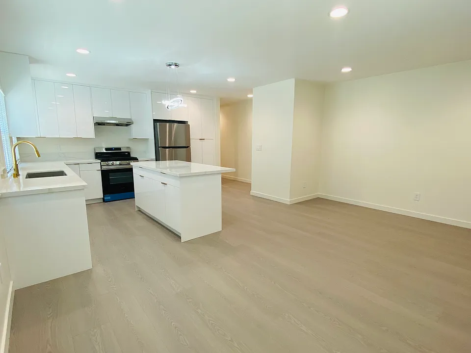 331 N Bushnell Ave
