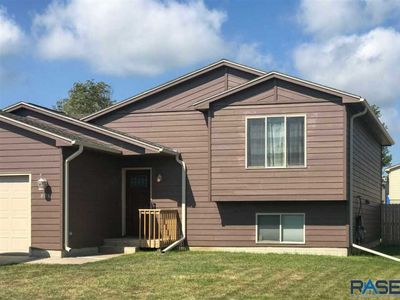 809 S Whitewood Ave, Sioux Falls, SD, 57106