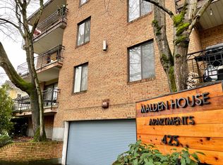 425 Malden Ave E APT 303, Seattle, WA 98112