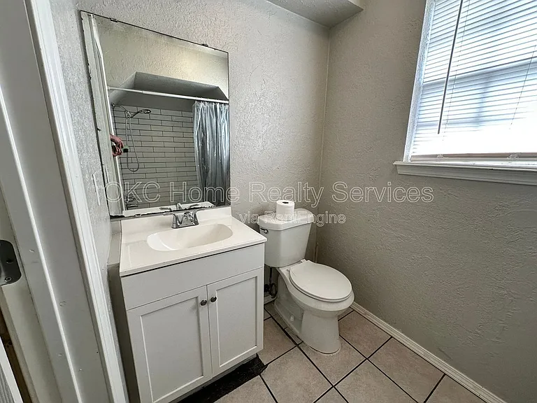8417 S Villa Ave — Photo 13