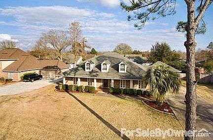 2206 Ormond Blvd. : Large lot approx 100 X 150, New EnergyStar windows, double garage, long driveway