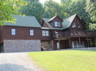 946 High Meadows Dr, Wirtz, VA 24184