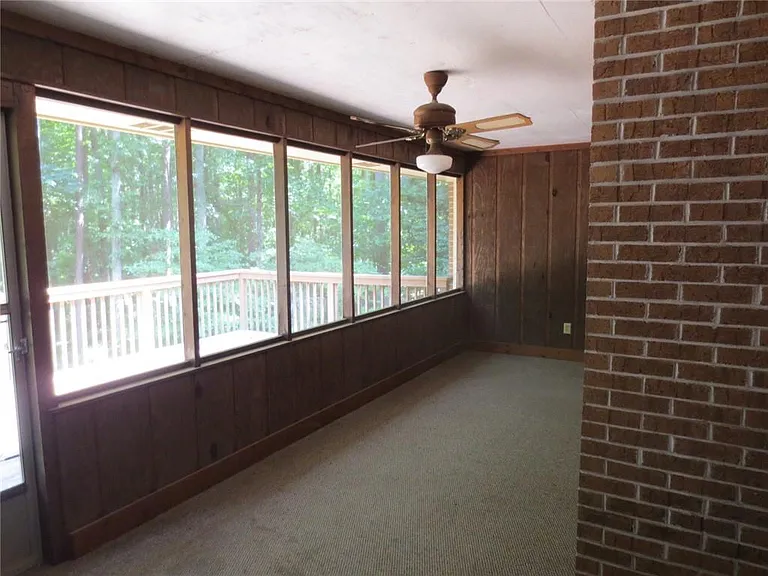 220 Lantern Ridge Ct — Photo 6