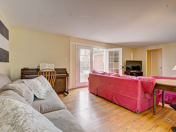 3rd image of 3765 Moorhead Ave