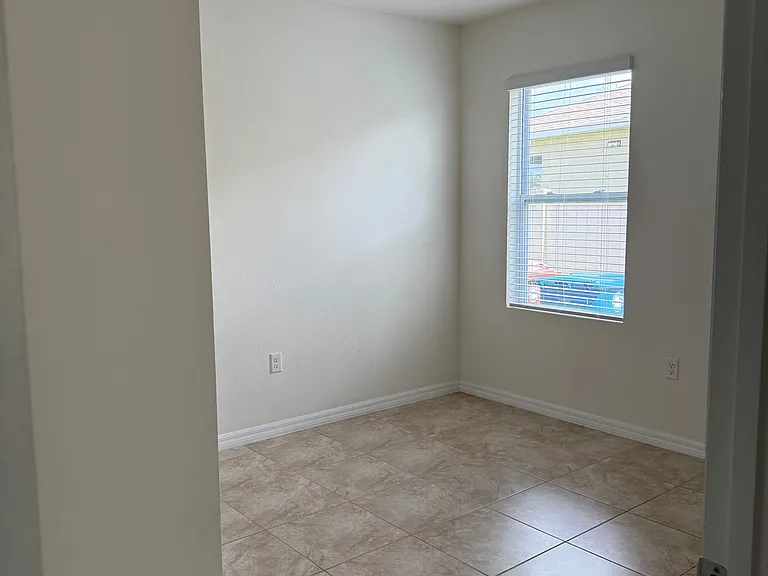 497 Noble Ave — Photo 13