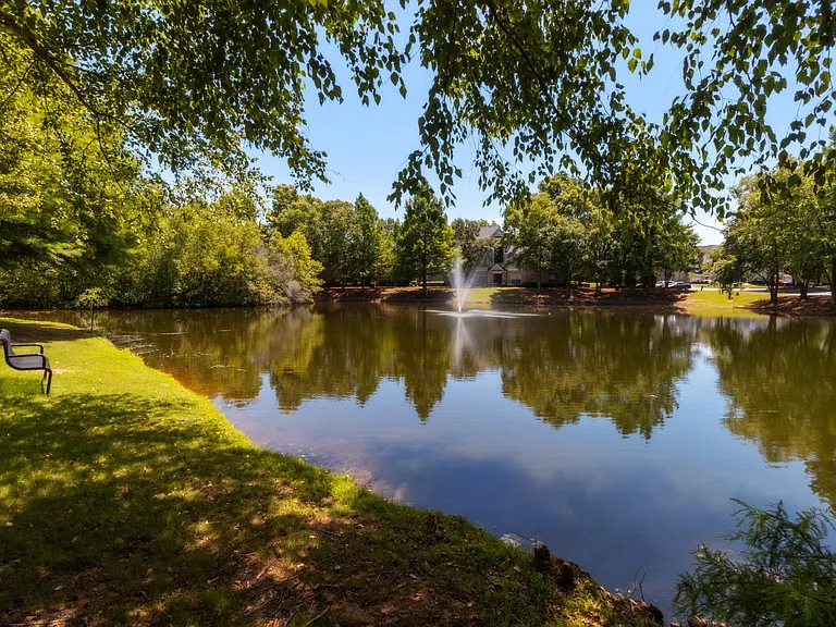 Lakeside Villas — Photo 35