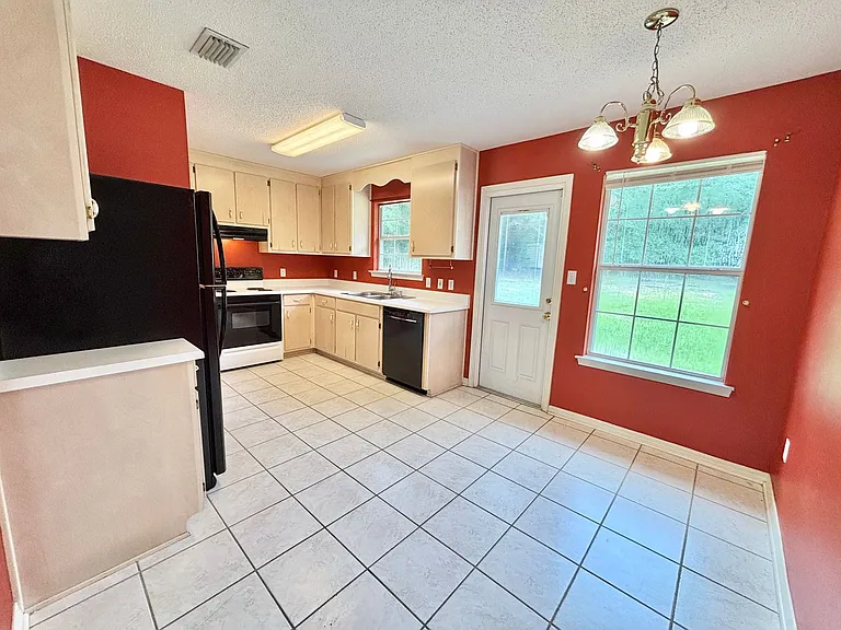 7514 Bowers Dr — Photo 3