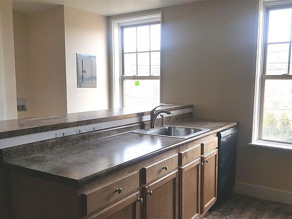 3rd image of 22 Cataract St #2