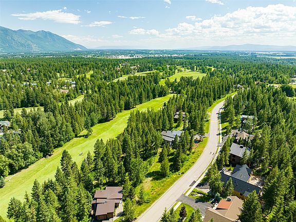 4th image of 253 Gleneagles Trl