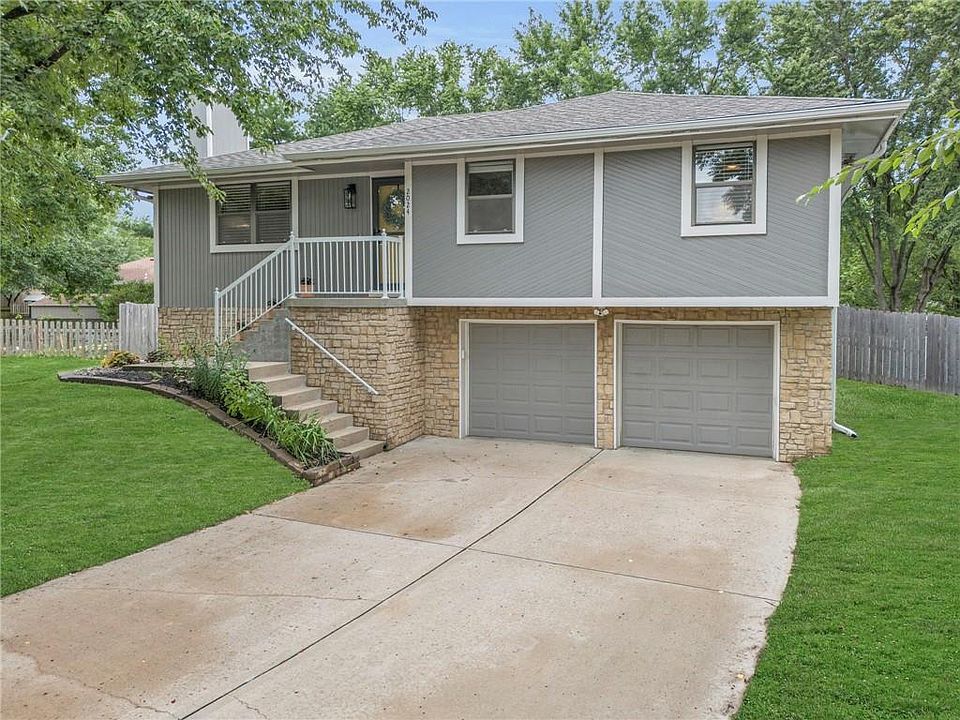 1st image of 2024 NE Dill Ct
