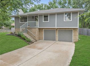 2024 NE Dill Ct, Lees Summit, MO 64086