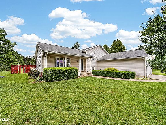 3rd image of 16984 Freyman Rd