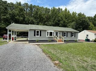 209 Lakewood Dr, Petersburg, VA 23805