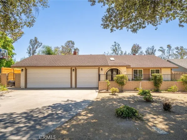 378 E Radcliffe Dr, Claremont, CA 91711