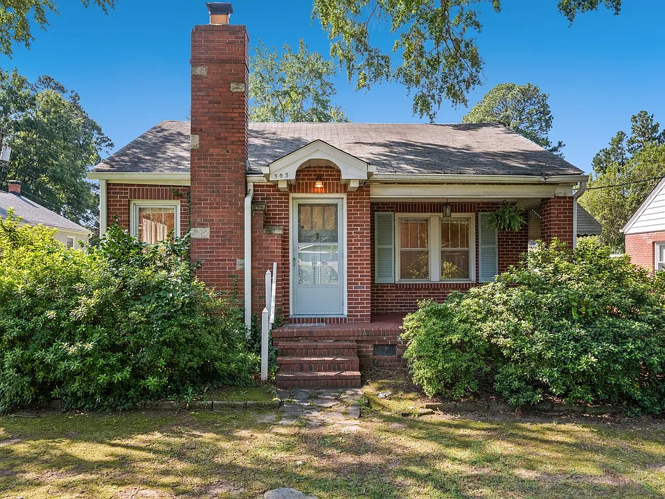 303 W Carver St