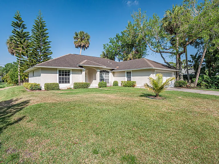 141 39th Dr — Photo 33