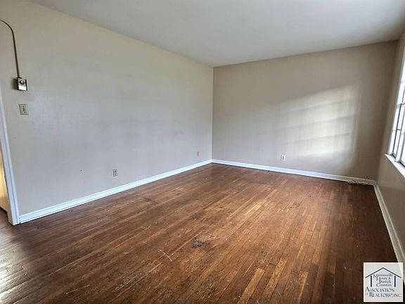 4th image of 1266 Westover Dr