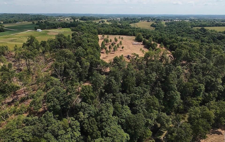 1st image of 686 Happy Hollow Rd