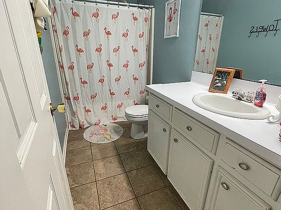 Hall Bathroom 