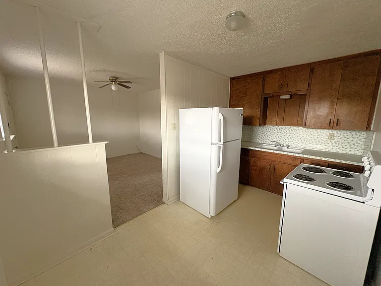 602 Sunset Ln #D — Photo 5
