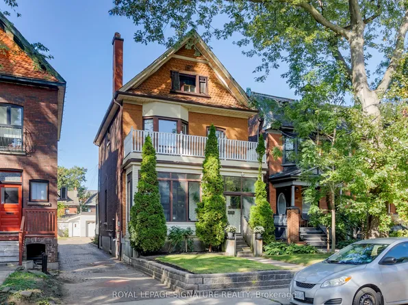 36 Cowan Ave, Toronto, ON M6K 2N4