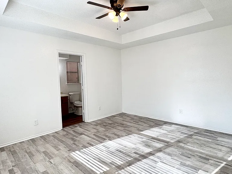 4621 Sausalito Dr — Photo 15