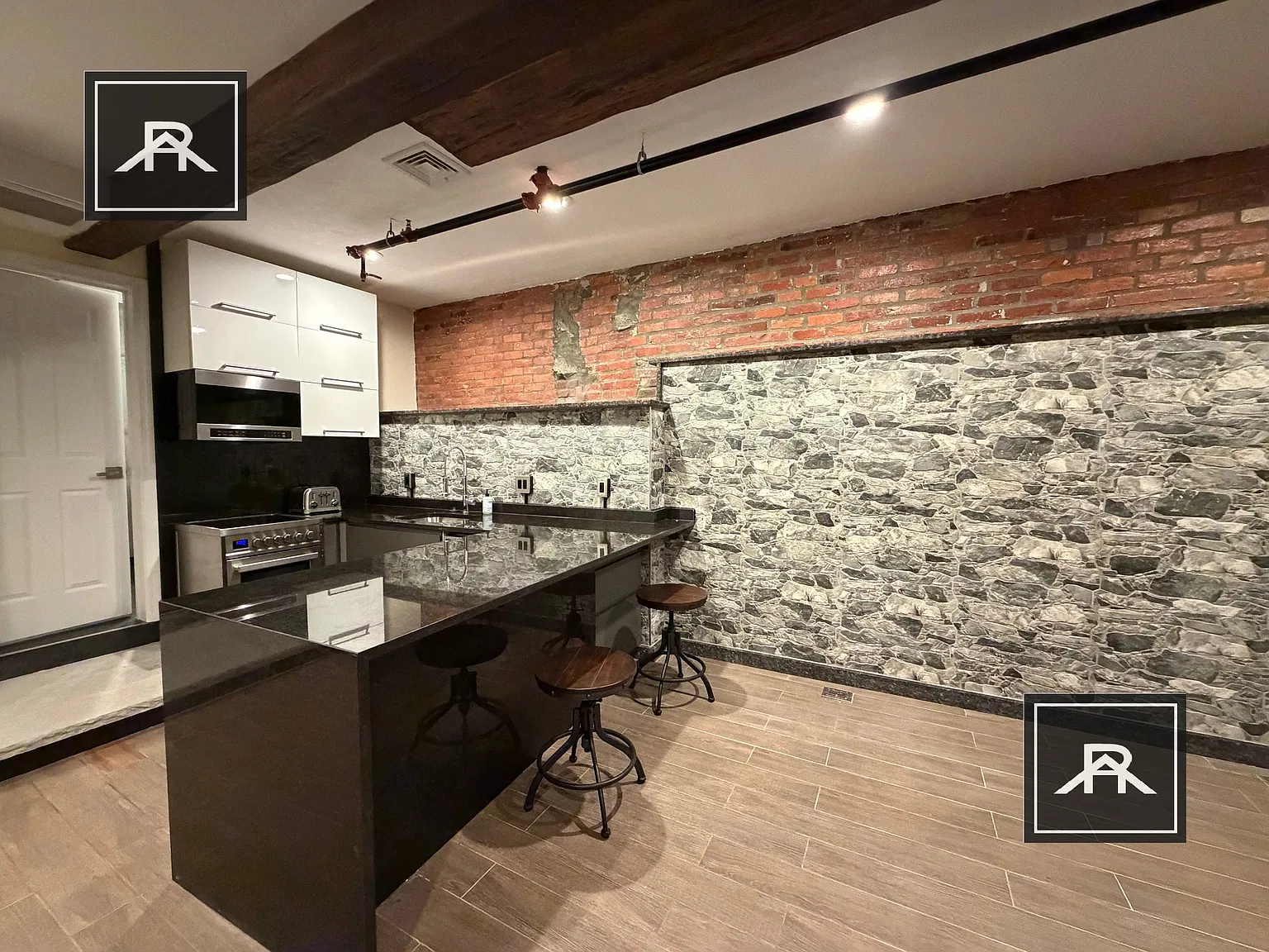 1 bed, 1.0 bath, 995 sqft, $3,200 — Photo 3