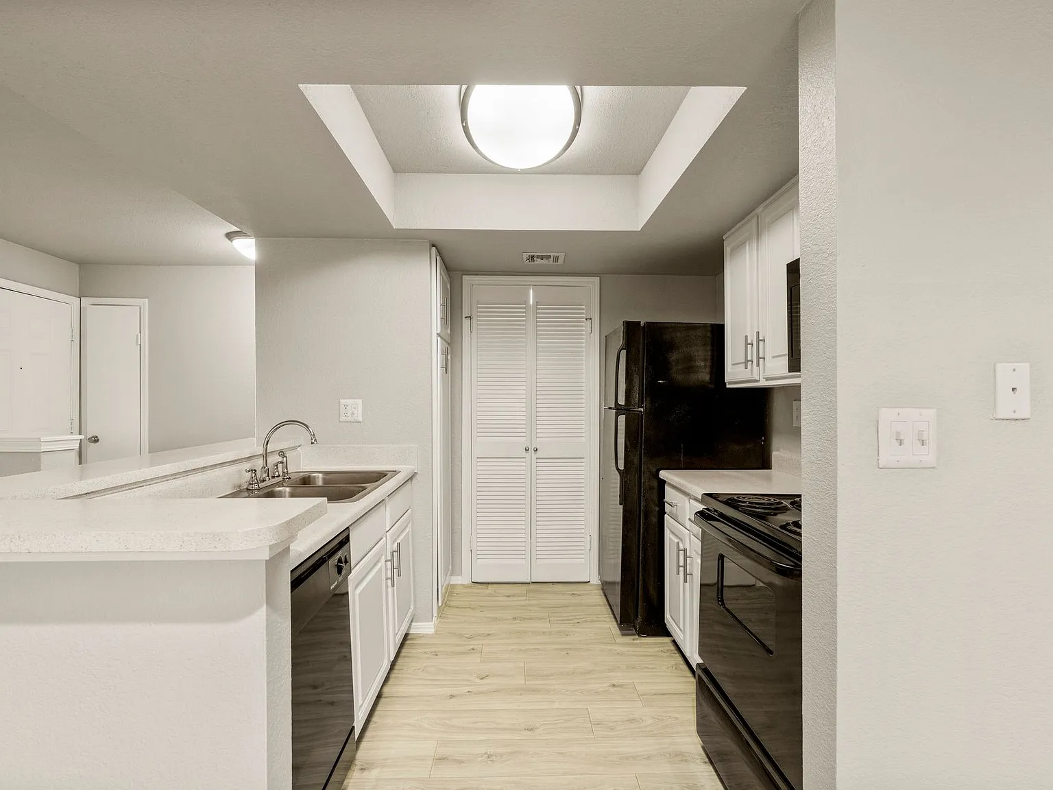 Waterside Apartments Tulsa — Photo 2