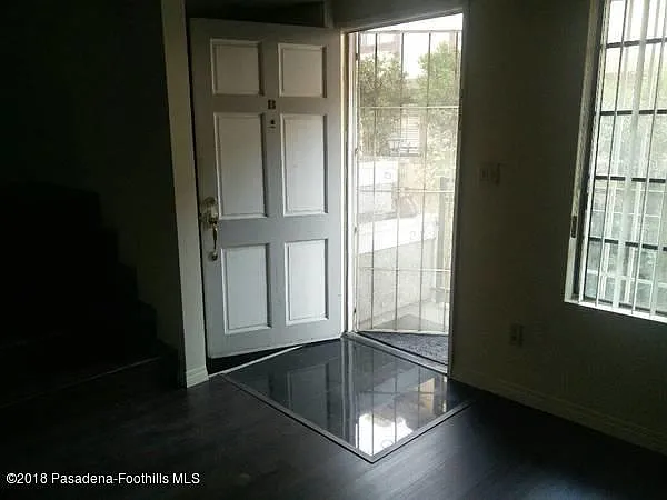 31 E California St #B — Photo 9